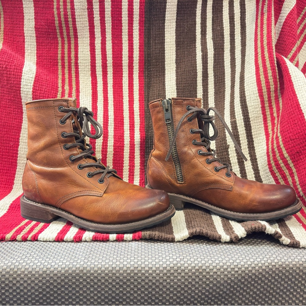 Freebird Women’s MANCHESTER Leather Lace-Up Zippered Booties - Size 9 - Picture 3 of 11